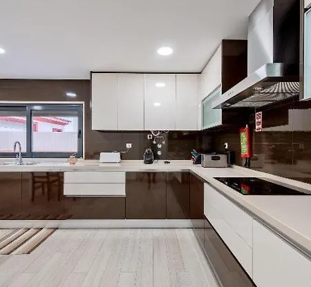 Damas Villa *