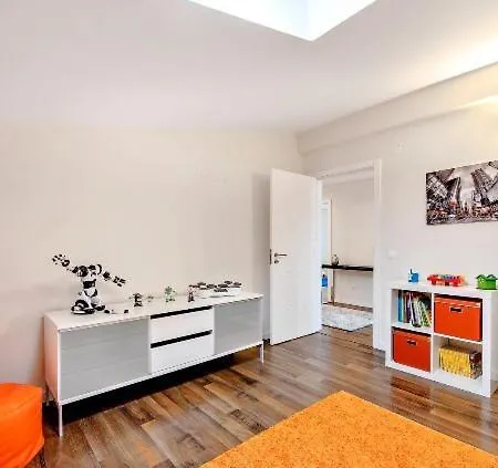 Damas Villa Azeitão