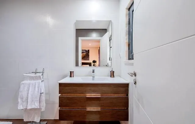 Damas Villa Azeitão